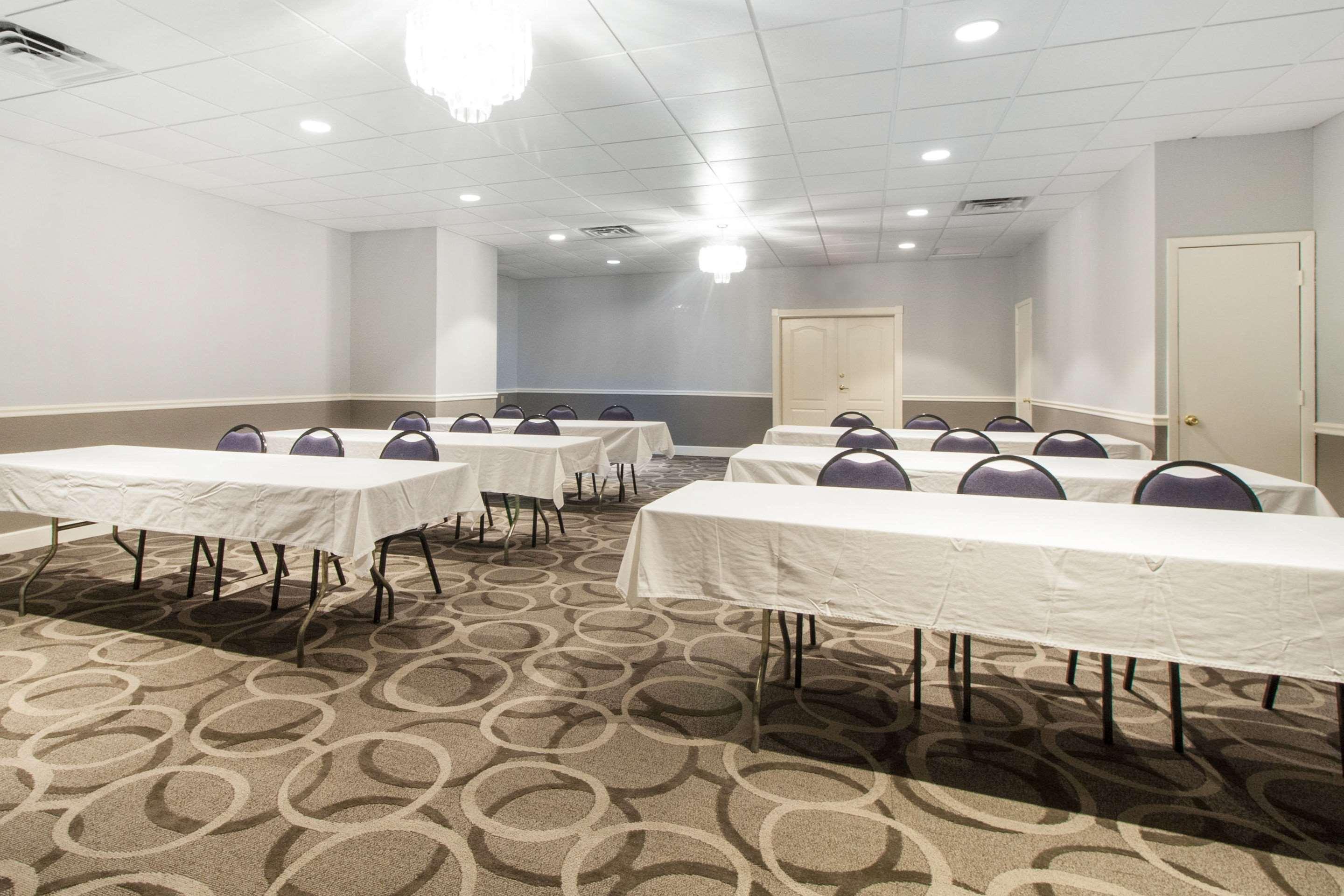 ניו פורט ריצ'י Quality Inn & Suites Conference Center מראה חיצוני תמונה