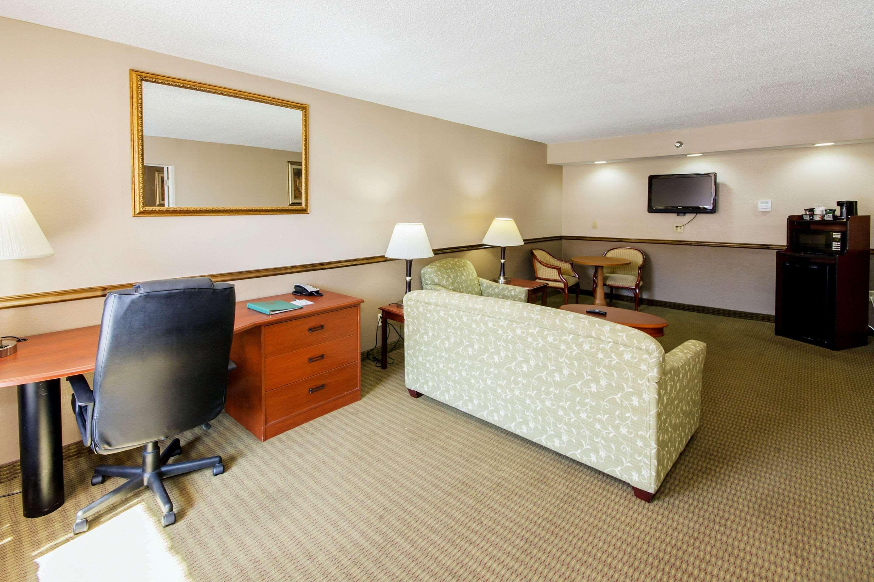 ניו פורט ריצ'י Quality Inn & Suites Conference Center מראה חיצוני תמונה
