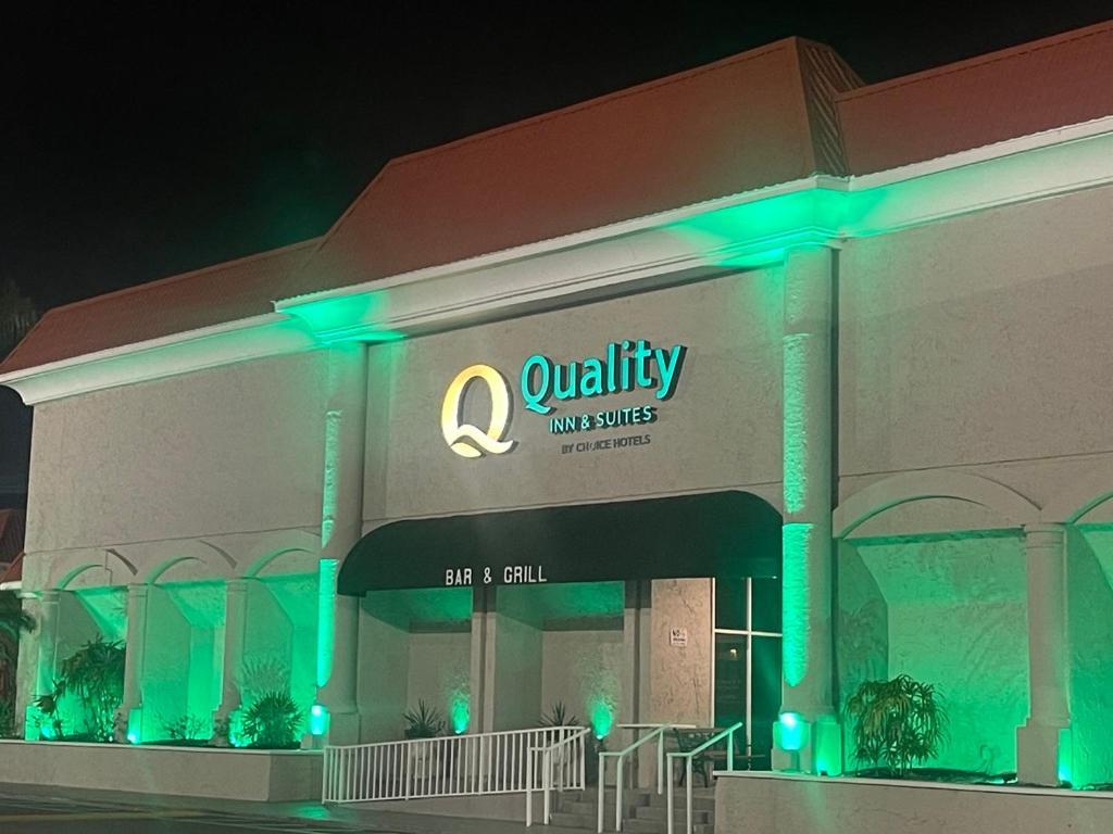 ניו פורט ריצ'י Quality Inn & Suites Conference Center מראה חיצוני תמונה
